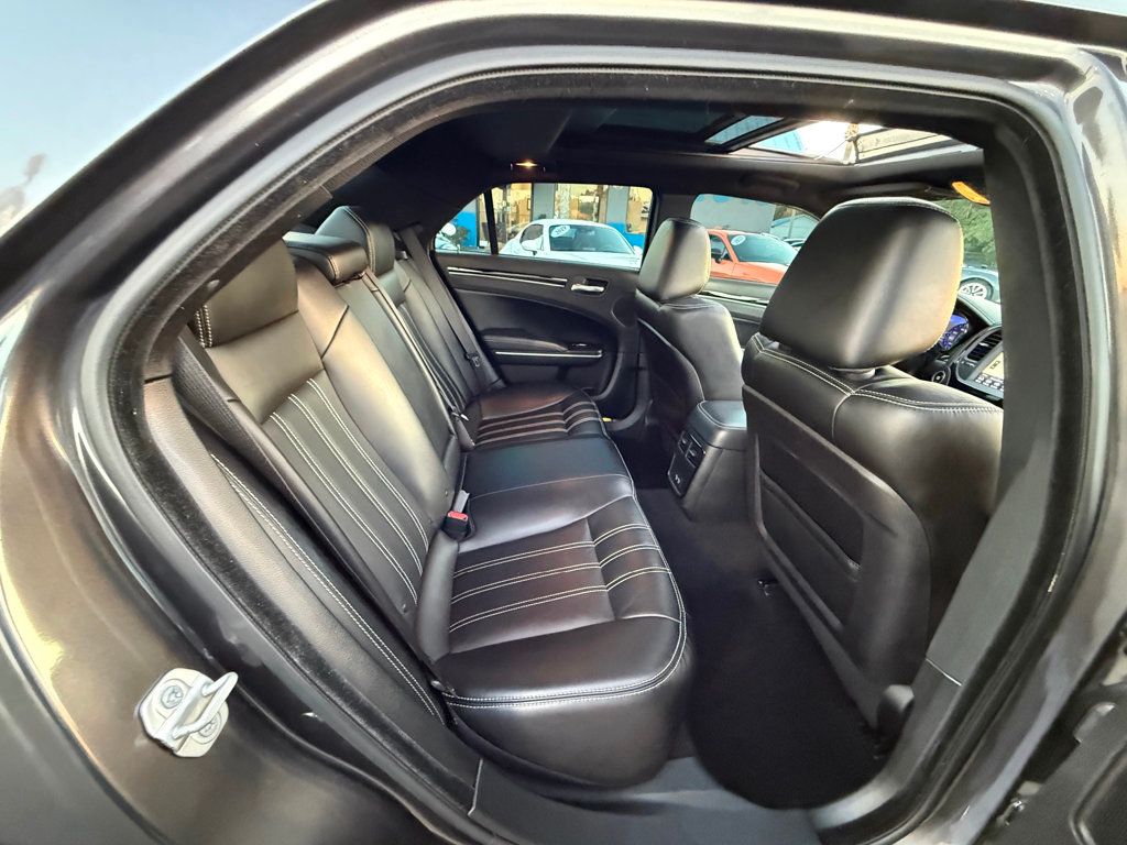 2023 Chrysler 300 300S RWD - 22951533 - 28