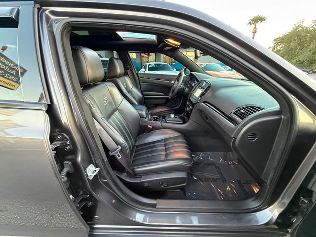 2023 Chrysler 300 300S RWD - 22951533 - 32