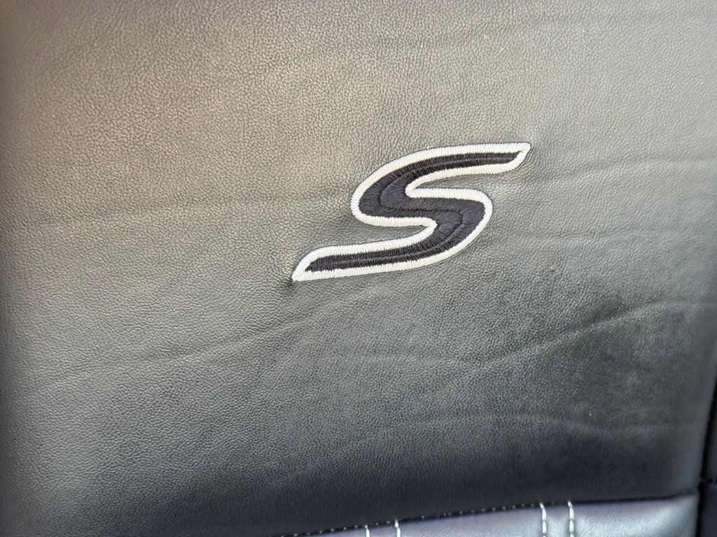 2023 Chrysler 300 300S RWD - 22951533 - 33