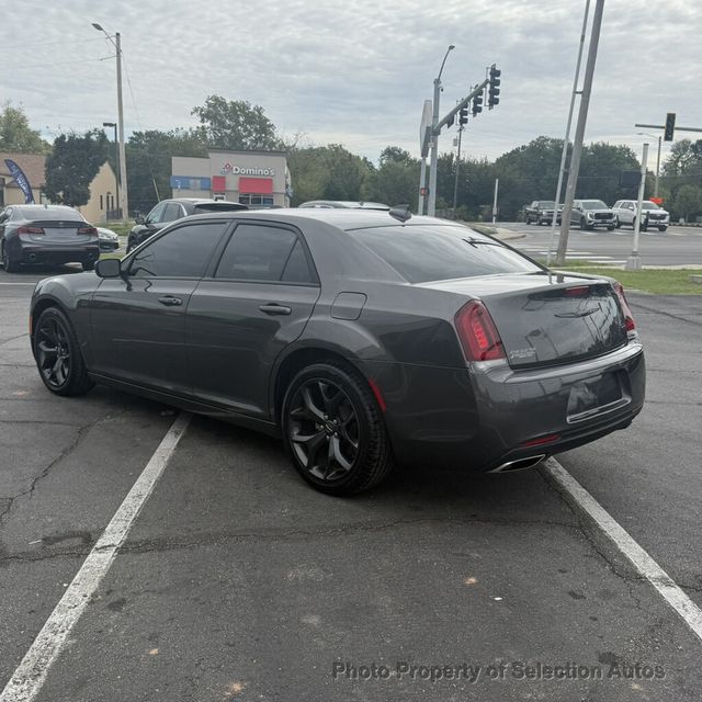 2023 Chrysler 300 TOURING 300 W/SPORT APPEARANCE PKG - 23074962 - 10