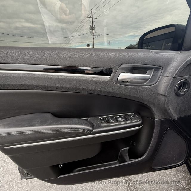 2023 Chrysler 300 TOURING 300 W/SPORT APPEARANCE PKG - 23074962 - 19