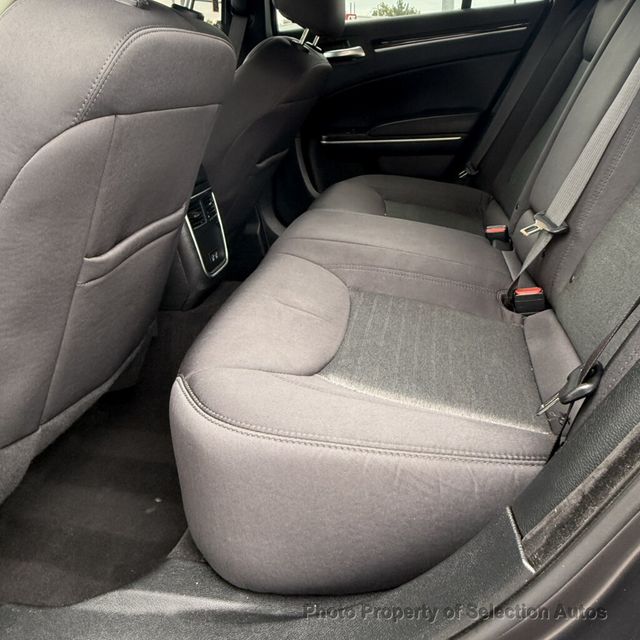 2023 Chrysler 300 TOURING 300 W/SPORT APPEARANCE PKG - 23074962 - 37