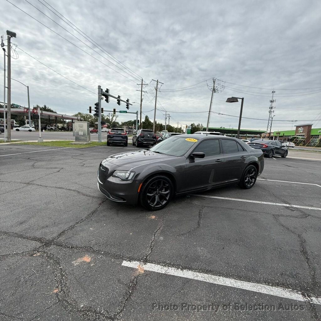Chrysler 300 photo 6