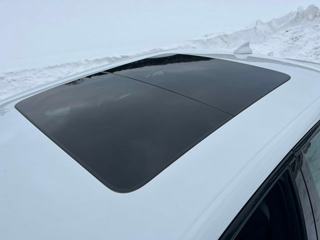 2023 Chrysler 300 Touring L All Wheel Drive 1-Owner Estate Car - 22979785 - 10