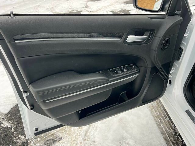 2023 Chrysler 300 Touring L All Wheel Drive 1-Owner Estate Car - 22979785 - 11