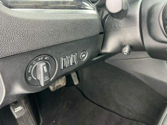 2023 Chrysler 300 Touring L All Wheel Drive 1-Owner Estate Car - 22979785 - 16