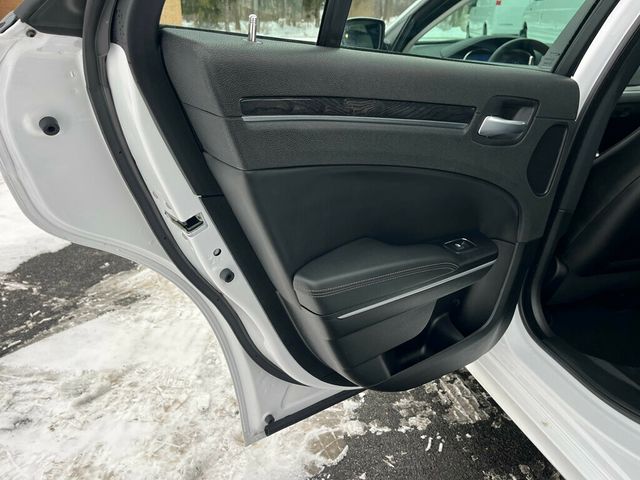 2023 Chrysler 300 Touring L All Wheel Drive 1-Owner Estate Car - 22979785 - 17