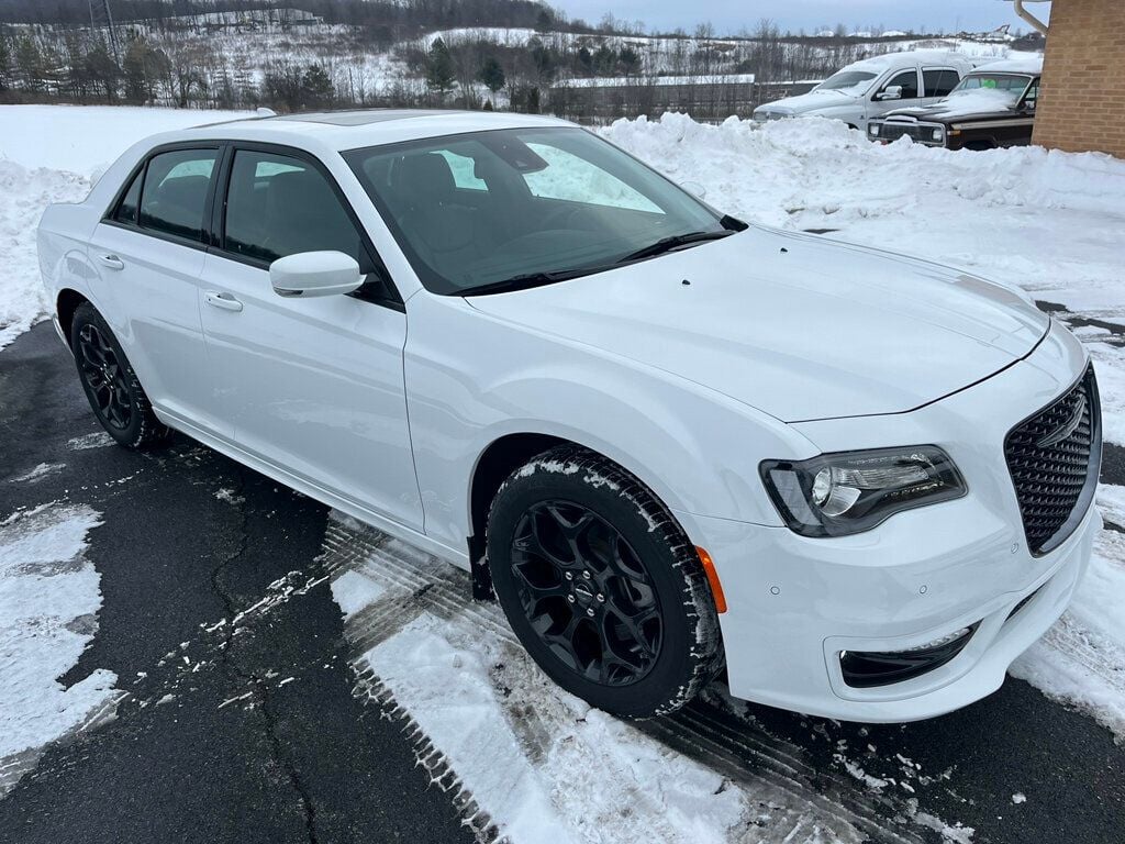 2023 Chrysler 300 Touring L All Wheel Drive 1-Owner Estate Car - 22979785 - 1
