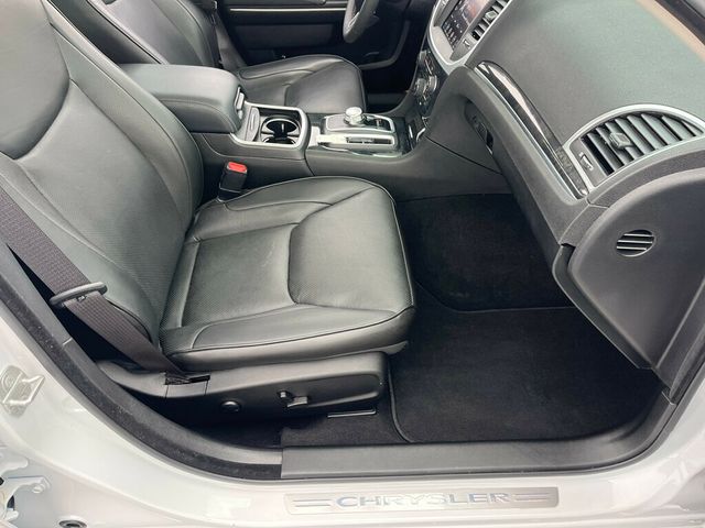 2023 Chrysler 300 Touring L All Wheel Drive 1-Owner Estate Car - 22979785 - 33