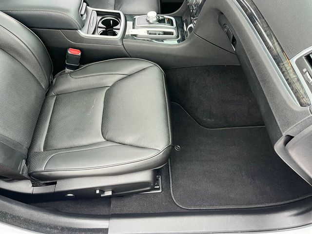 2023 Chrysler 300 Touring L All Wheel Drive 1-Owner Estate Car - 22979785 - 34