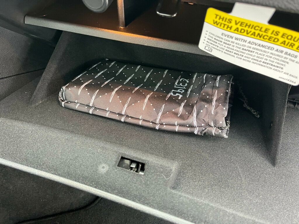 2023 Chrysler 300 Touring L All Wheel Drive 1-Owner Estate Car - 22979785 - 36