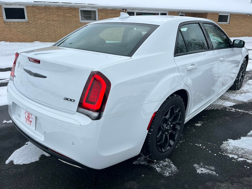 2023 Chrysler 300 Touring L All Wheel Drive 1-Owner Estate Car - 22979785 - 3