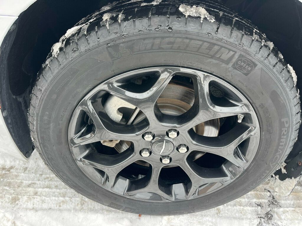 2023 Chrysler 300 Touring L All Wheel Drive 1-Owner Estate Car - 22979785 - 39