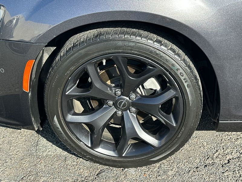 2023 Chrysler 300 Touring L RWD - 22968353 - 11