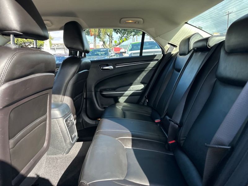 2023 Chrysler 300 Touring L RWD - 22968353 - 14