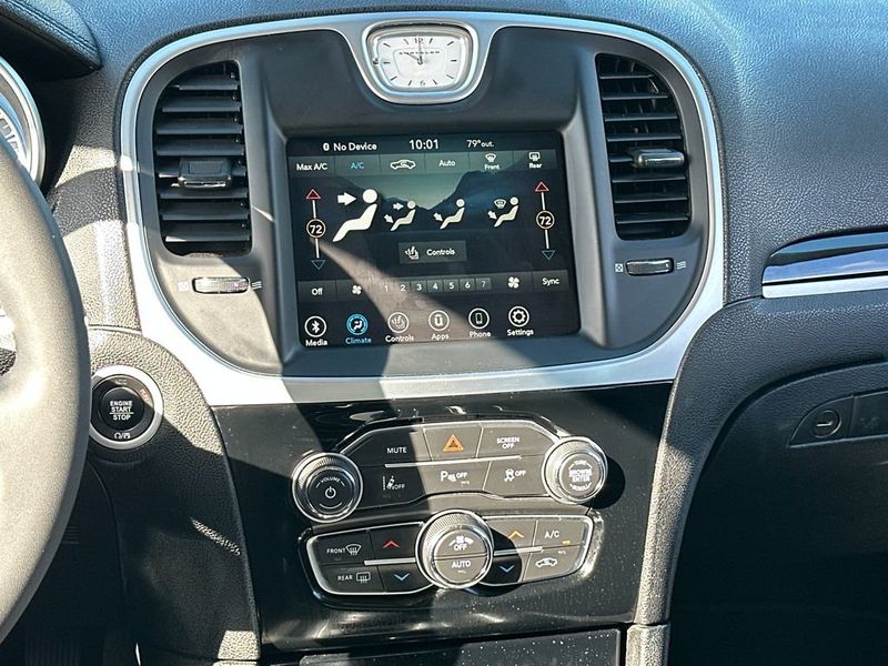 2023 Chrysler 300 Touring L RWD - 22968353 - 15