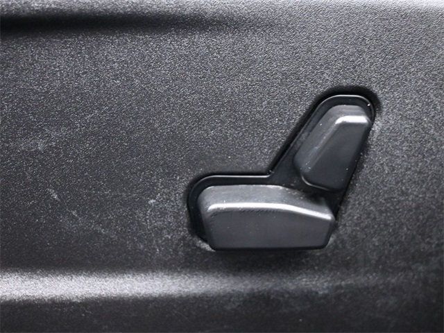 2023 Chrysler 300 Touring L RWD - 22913718 - 11