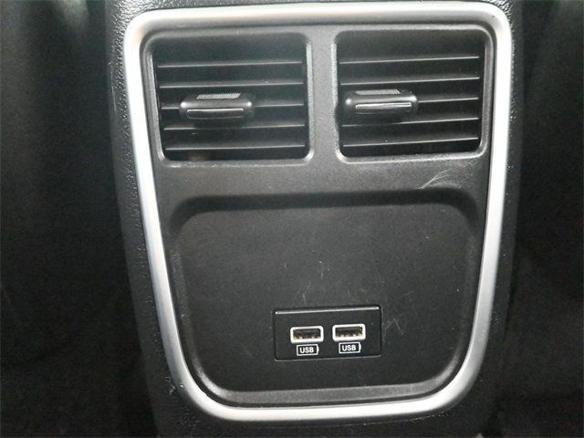 2023 Chrysler 300 Touring L RWD - 22913718 - 16