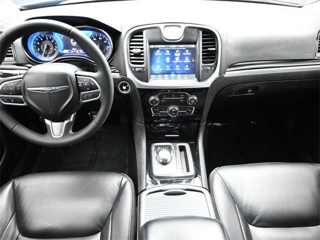 2023 Chrysler 300 Touring L RWD - 22913718 - 18