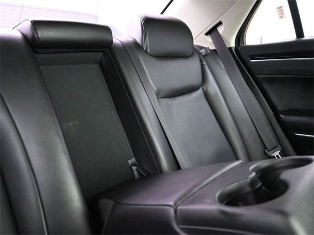 2023 Chrysler 300 Touring L RWD - 22913718 - 21