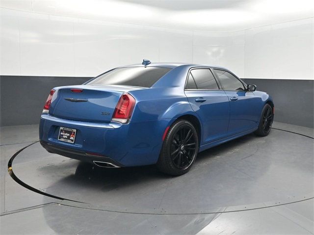 2023 Chrysler 300 Touring L RWD - 22913718 - 32