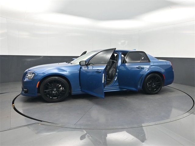 2023 Chrysler 300 Touring L RWD - 22913718 - 36