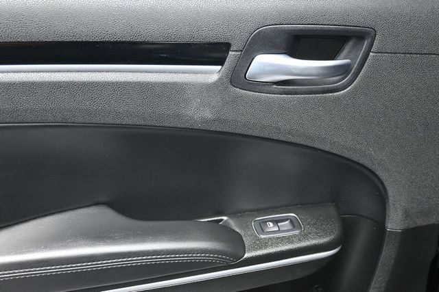 2023 Chrysler 300 Touring RWD - 23011178 - 14