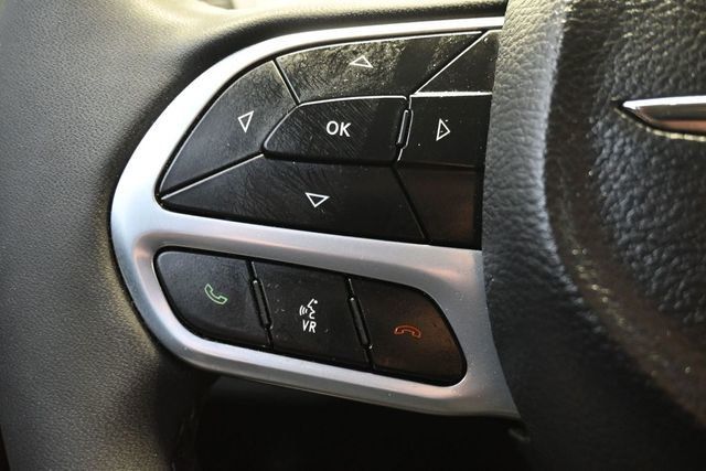 2023 Chrysler 300 Touring RWD - 23011178 - 17