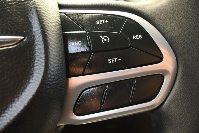 2023 Chrysler 300 Touring RWD - 23011178 - 18