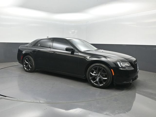 2023 Chrysler 300 Touring RWD - 23011178 - 26