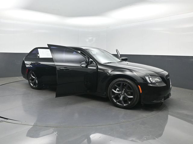 2023 Chrysler 300 Touring RWD - 23011178 - 30