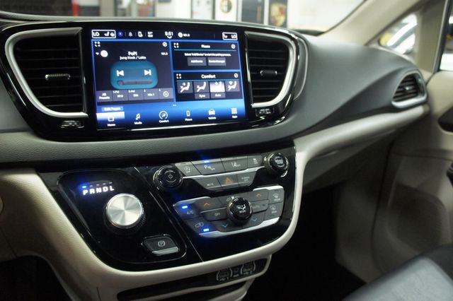 2023 Chrysler Pacifica 1-Owner,Touring L - 22830847 - 19