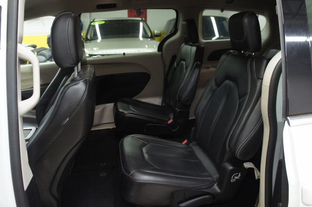 2023 Chrysler Pacifica 1-Owner,Touring L - 22830847 - 27