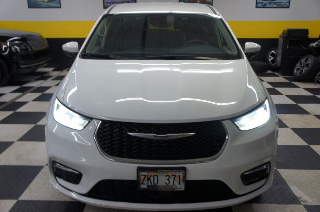 2023 Chrysler Pacifica Touring L photo 37