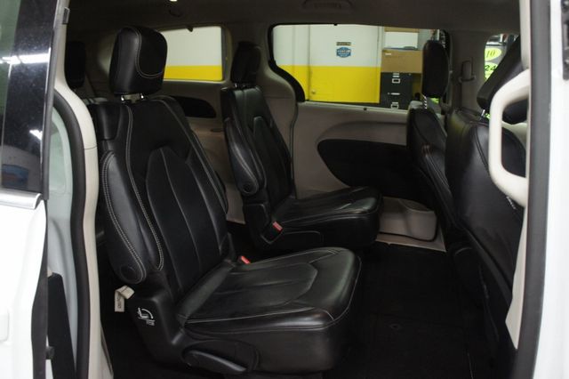 2023 Chrysler Pacifica 1-Owner,Touring L - 22830847 - 6