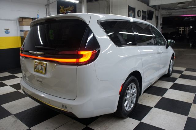 2023 Chrysler Pacifica 1-Owner,Touring L - 22830847 - 7
