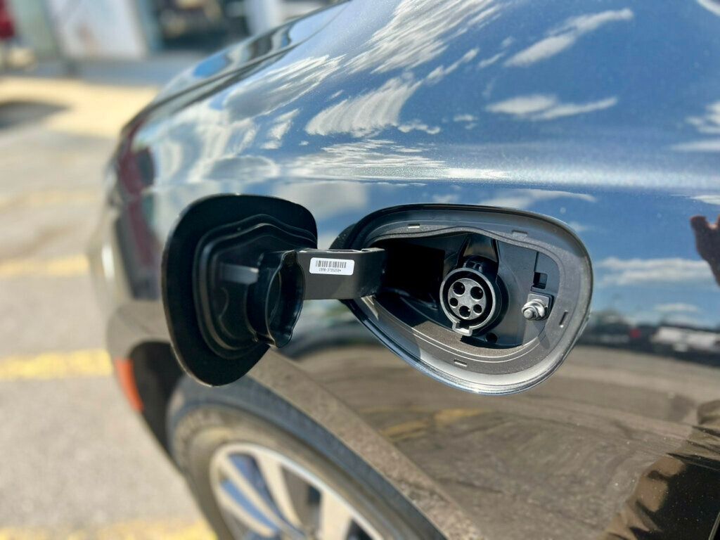 2023 Chrysler Pacifica Hybrid Touring L FWD - 23000498 - 10