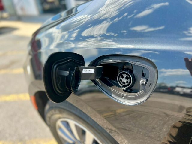 2023 Chrysler Pacifica Hybrid Touring L FWD - 23000498 - 10
