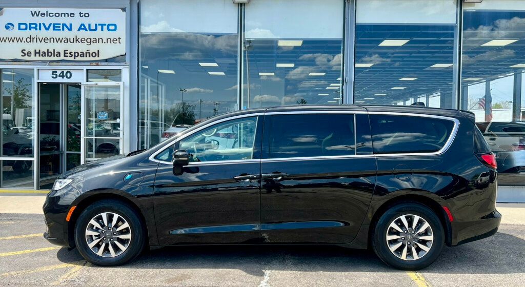 2023 Chrysler Pacifica Hybrid Touring L FWD - 23000498 - 1