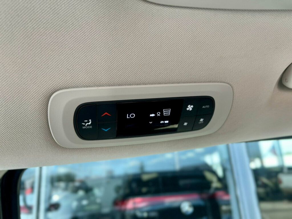 2023 Chrysler Pacifica Hybrid Touring L FWD - 23000498 - 19