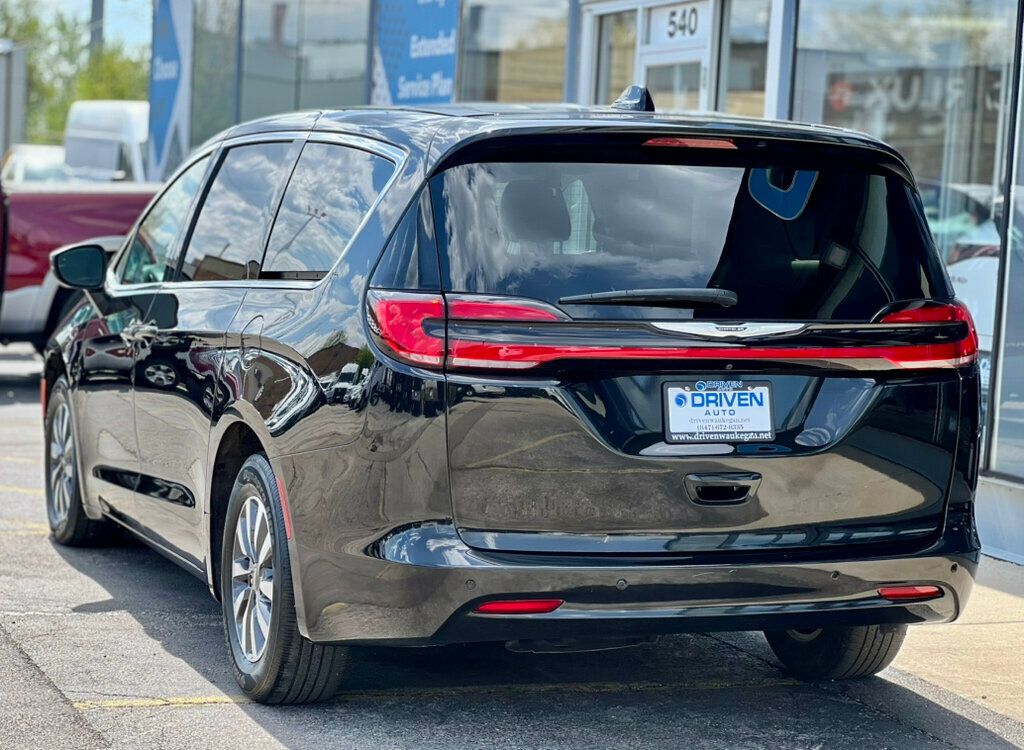 2023 Chrysler Pacifica Hybrid Touring L FWD - 23000498 - 2