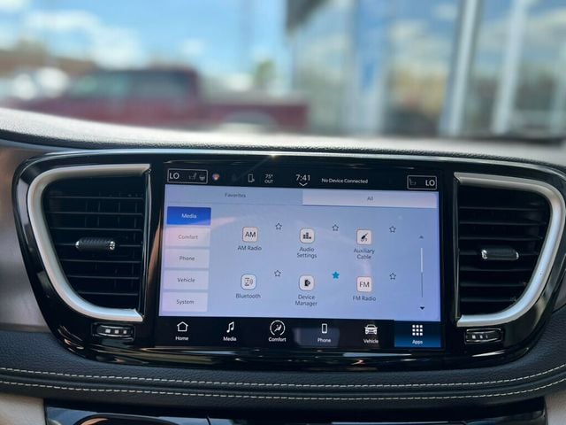 2023 Chrysler Pacifica Hybrid Touring L FWD - 23000498 - 29