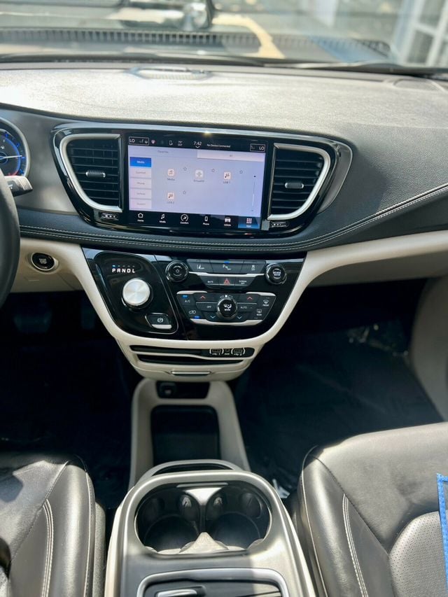 2023 Chrysler Pacifica Hybrid Touring L FWD - 23000498 - 33