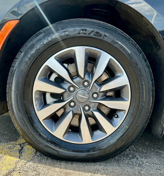 2023 Chrysler Pacifica Hybrid Touring L FWD - 23000498 - 35