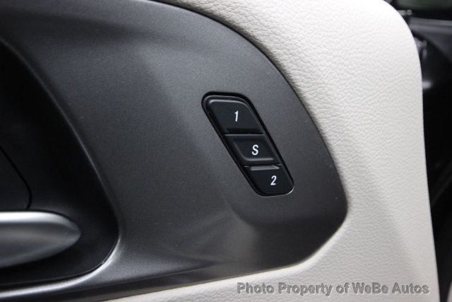 2023 Chrysler Pacifica Hybrid Touring L FWD - 22982202 - 12