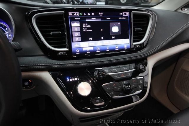 2023 Chrysler Pacifica Hybrid Touring L FWD - 22982202 - 18