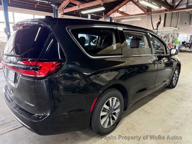 2023 Chrysler Pacifica Hybrid Touring L FWD - 22982202 - 1