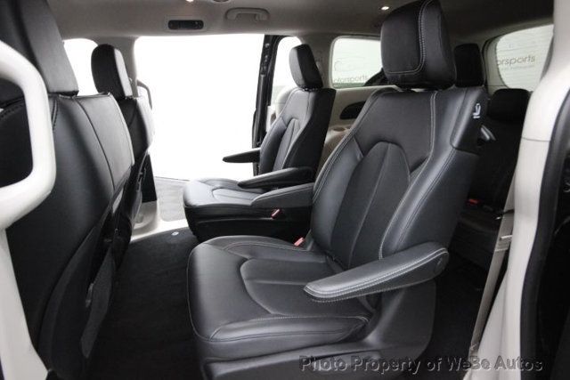2023 Chrysler Pacifica Hybrid Touring L FWD - 22982202 - 23
