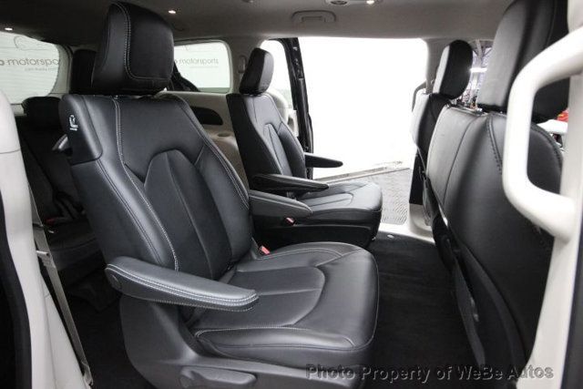 2023 Chrysler Pacifica Hybrid Touring L FWD - 22982202 - 26