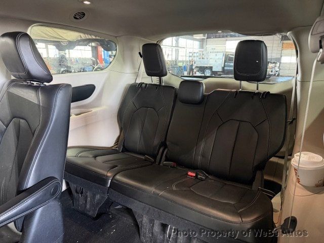 2023 Chrysler Pacifica Hybrid Touring L FWD - 22982202 - 6